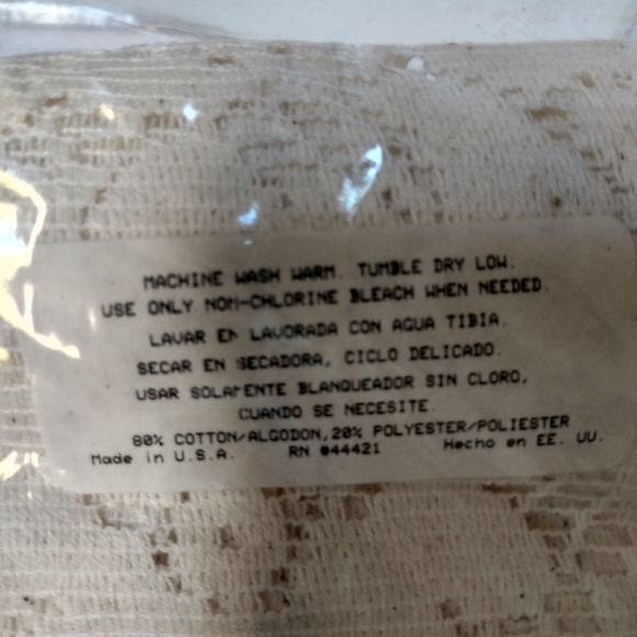 NWOT Quaker Collegiate Indiana University tablecloth - Picture 9 of 11